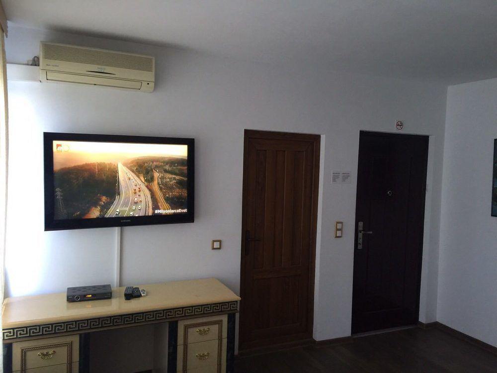 Hotel Adria Pristina Exteriör bild