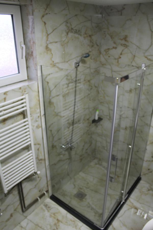 Hotel Adria Pristina Exteriör bild