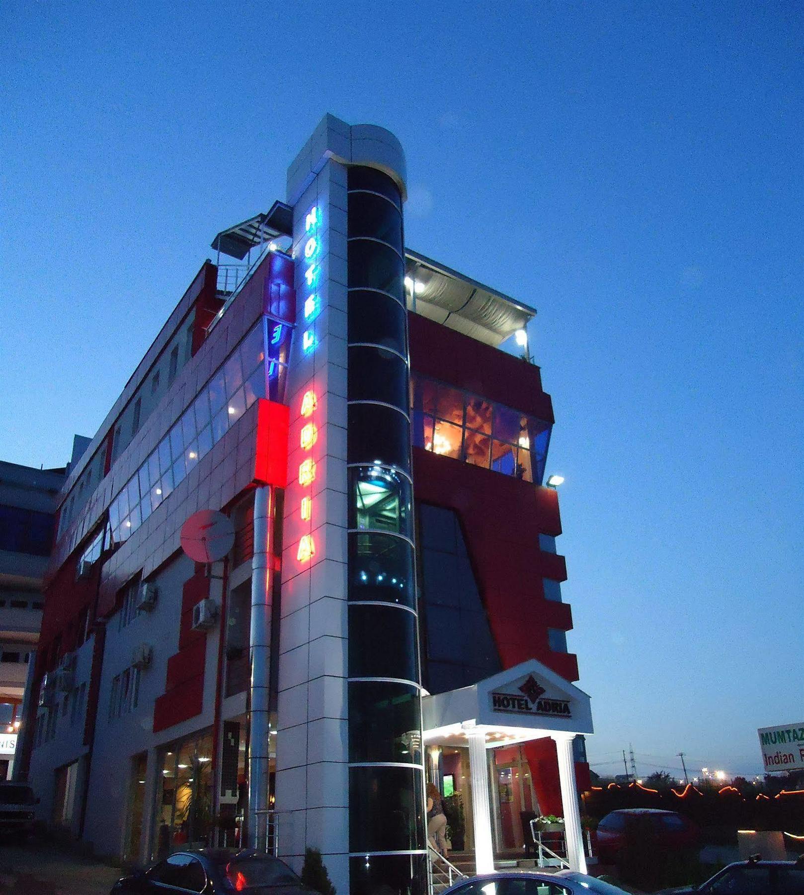 Hotel Adria Pristina Exteriör bild